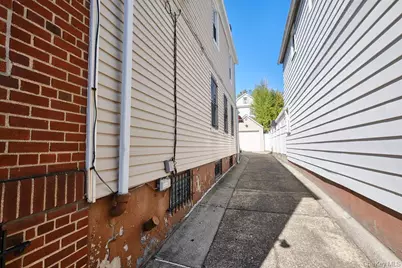 86-41 55th Avenue, Elmhurst, NY 11373 - Photo 21