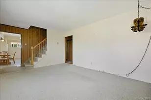 2846 Walter Rd, Wantagh, NY 11793 - Photo 5