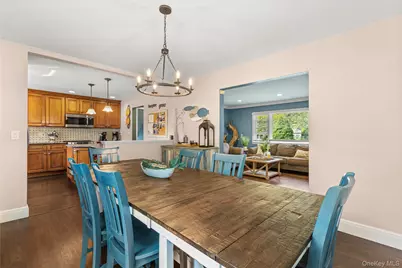 19 Gamecock Lane, Babylon, NY 11702 - Photo 7