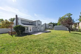 44 Apple Tree Dr, Hauppauge, NY 11788 - Photo 5