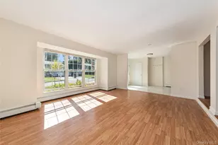 44 Apple Tree Dr, Hauppauge, NY 11788 - Photo 9