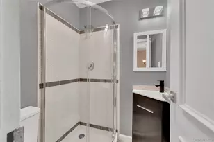 209 Tree Ave, Central Islip, NY 11722 - Photo 19