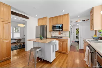 18 S Washington Street, Port Washington, NY 11050 - Photo 15