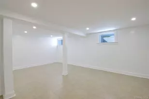 108 Tanners Pond Rd, Garden City, NY 11530 - Photo 25