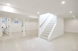 108 Tanners Pond Rd, Garden City, NY 11530 - Photo 23