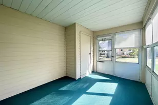 323 Brownfield Dr, Ridge, NY 11961 - Photo 15