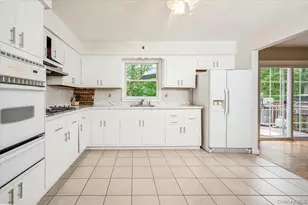 69 Carolina Dr, New City, NY 10956 - Photo 5