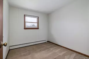 18 Brandywine Dr, Mastic, NY 11950 - Photo 15