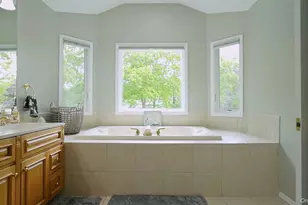 5 Mill Race Rd, Hampton Bays, NY 11946 - Photo 27