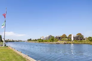 39 Dune Rd, Quogue, NY 11959 - Photo 9