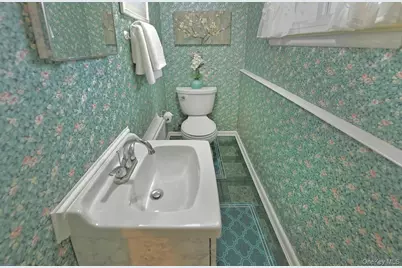 28 Halcourt Drive, Plainview, NY 11803 - Photo 23