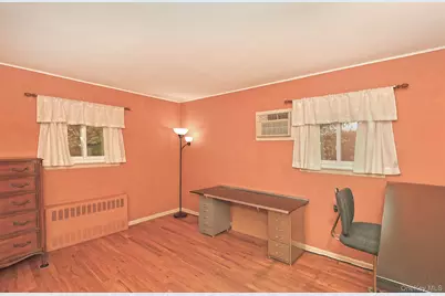 28 Halcourt Drive, Plainview, NY 11803 - Photo 15