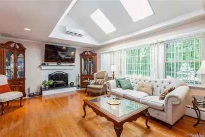 77 Duck Pond Road, Glen Cove, NY 11542 - Photo 11