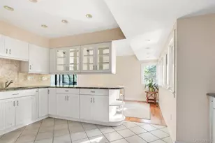 251 Town Ln, Amagansett, NY 11930 - Photo 9