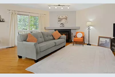 13 Acorn Lane, Yorktown Heights, NY 10598 - Photo 3