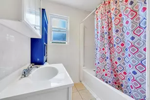 36 Farrington Ave, Bay Shore, NY 11706 - Photo 11