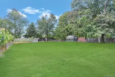 36 Farrington Avenue, Bay Shore, NY 11706 - Photo 25