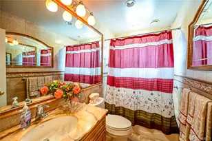 35 Roosevelt Ave, Malverne, NY 11565 - Photo 13