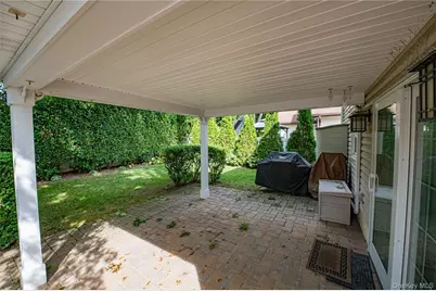 35 Roosevelt Avenue, Malverne, NY 11565 - Photo 29