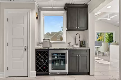 28 S Montgomery Avenue, Bay Shore, NY 11706 - Photo 11