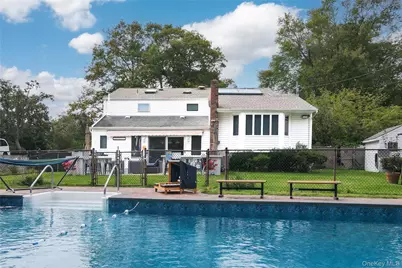 5 Canterbury Drive, Coram, NY 11727 - Photo 23