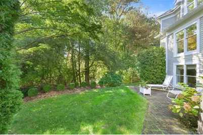 39 Club Pointe Drive, White Plains, NY 10605 - Photo 13