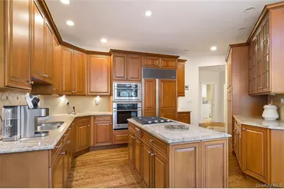 39 Club Pointe Drive, White Plains, NY 10605 - Photo 29