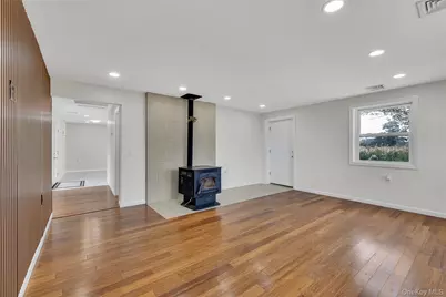 17 Bellport Road, Mastic Beach, NY 11951 - Photo 5