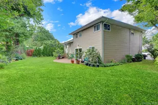 64 South St, East Hills, NY 11577 - Photo 23