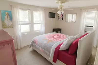 204 Howell Street, Bellmore, NY 11710 - Photo 9