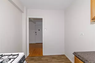 87-15 204th St, Hollis, NY 11423 - Photo 13