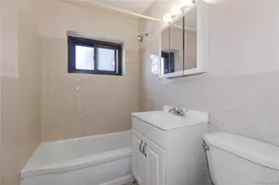 87-15 204th St, Hollis, NY 11423 - Photo 17