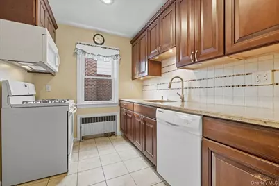 215 New Hyde Park Road, New Hyde Park, NY 11040 - Photo 11