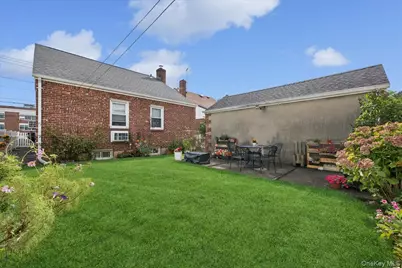 215 New Hyde Park Road, New Hyde Park, NY 11040 - Photo 27