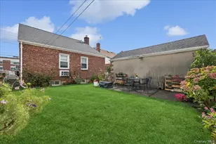 215 New Hyde Park Rd, New Hyde Park, NY 11040 - Photo 27