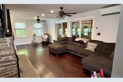 32 Greentree Drive N, Hyde Park, NY 12538 - Photo 9