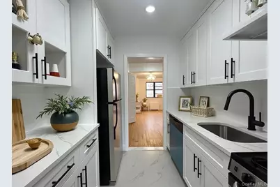 44-21 Macnish Street #2G, Elmhurst, NY 11373 - Photo 3