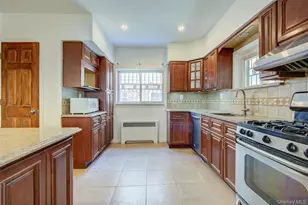 85-54 148th St, Briarwood, NY 11435 - Photo 7