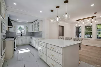 60 Long Drive, Hempstead, NY 11550 - Photo 17