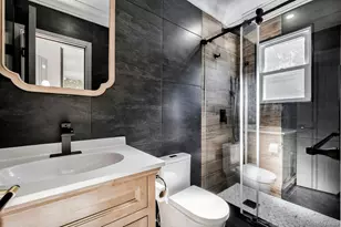 60 Long Dr, Hempstead, NY 11550 - Photo 27