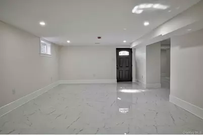 60 Long Drive, Hempstead, NY 11550 - Photo 39