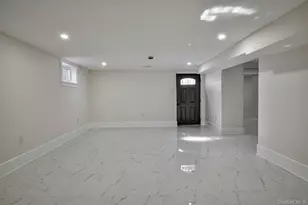 60 Long Dr, Hempstead, NY 11550 - Photo 39