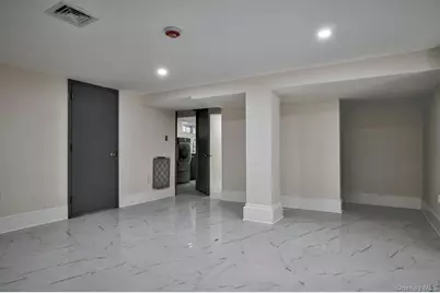 60 Long Drive, Hempstead, NY 11550 - Photo 41