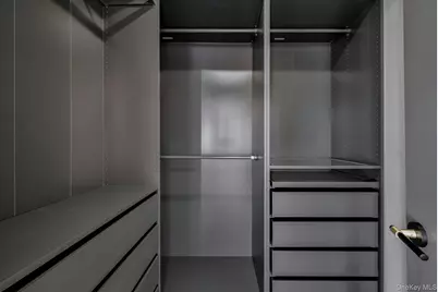 60 Long Drive, Hempstead, NY 11550 - Photo 29