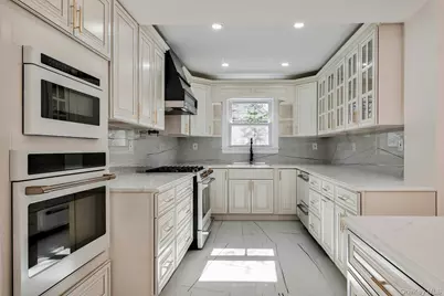 60 Long Drive, Hempstead, NY 11550 - Photo 19