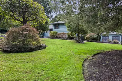 17 Bluebird Lane, Huntington, NY 11743 - Photo 5