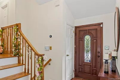 17 Bluebird Lane, Huntington, NY 11743 - Photo 9