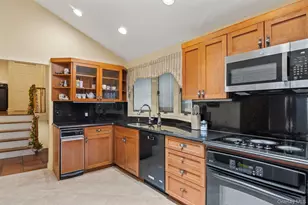 17 Bluebird Ln, Huntington, NY 11743 - Photo 27