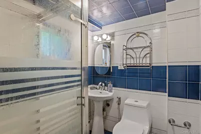 17 Bluebird Lane, Huntington, NY 11743 - Photo 11