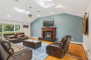 17 Bluebird Ln, Huntington, NY 11743 - Photo 15